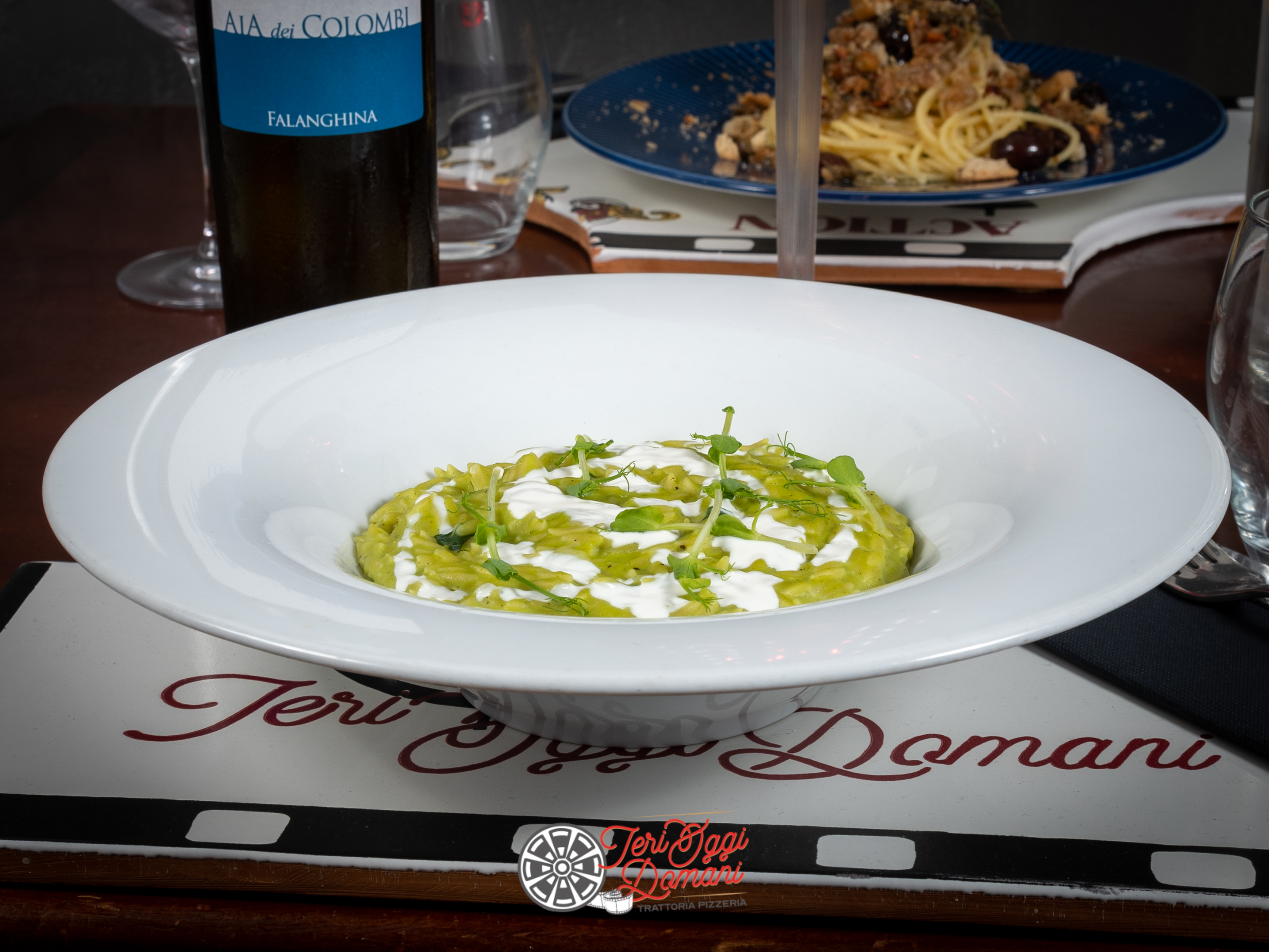 Risoni crema di piselli cipollotto lardo e fonduta di provolone del Monaco