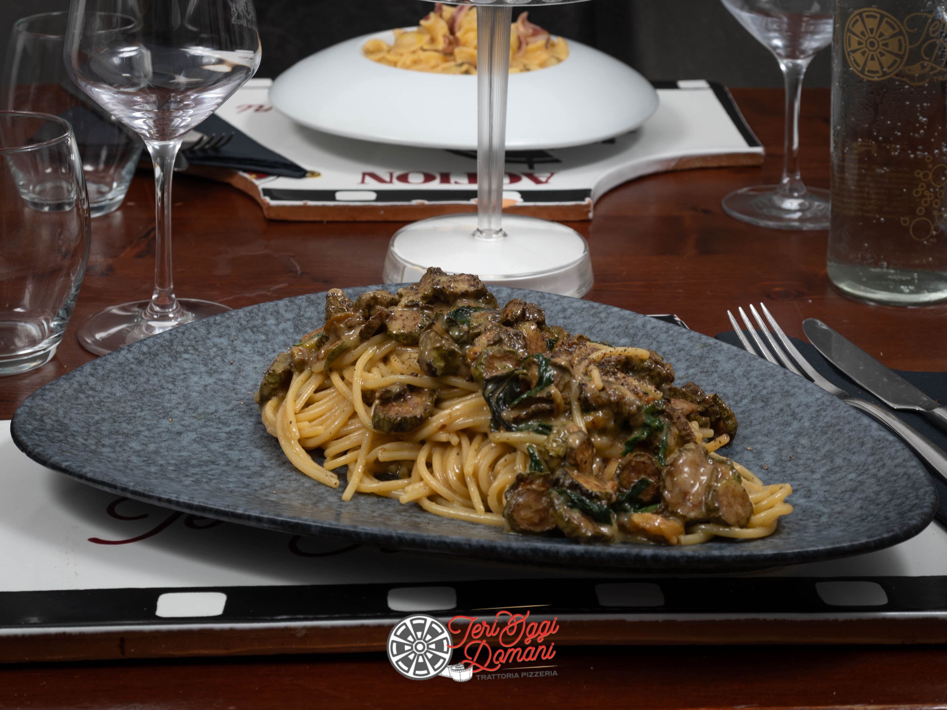 La Rivoluzione del Sapore: Spaghetti alla Nerano Rivisitati da Chef Antonio - Scopri la Migliore Osteria di Napoli